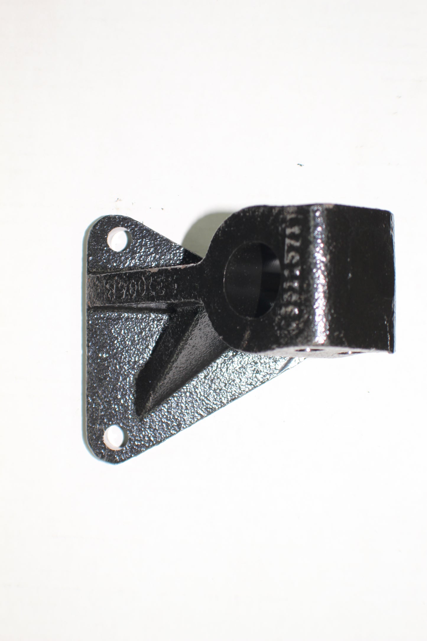 531005E MOUNT FRONT CHEV RH E-COATED