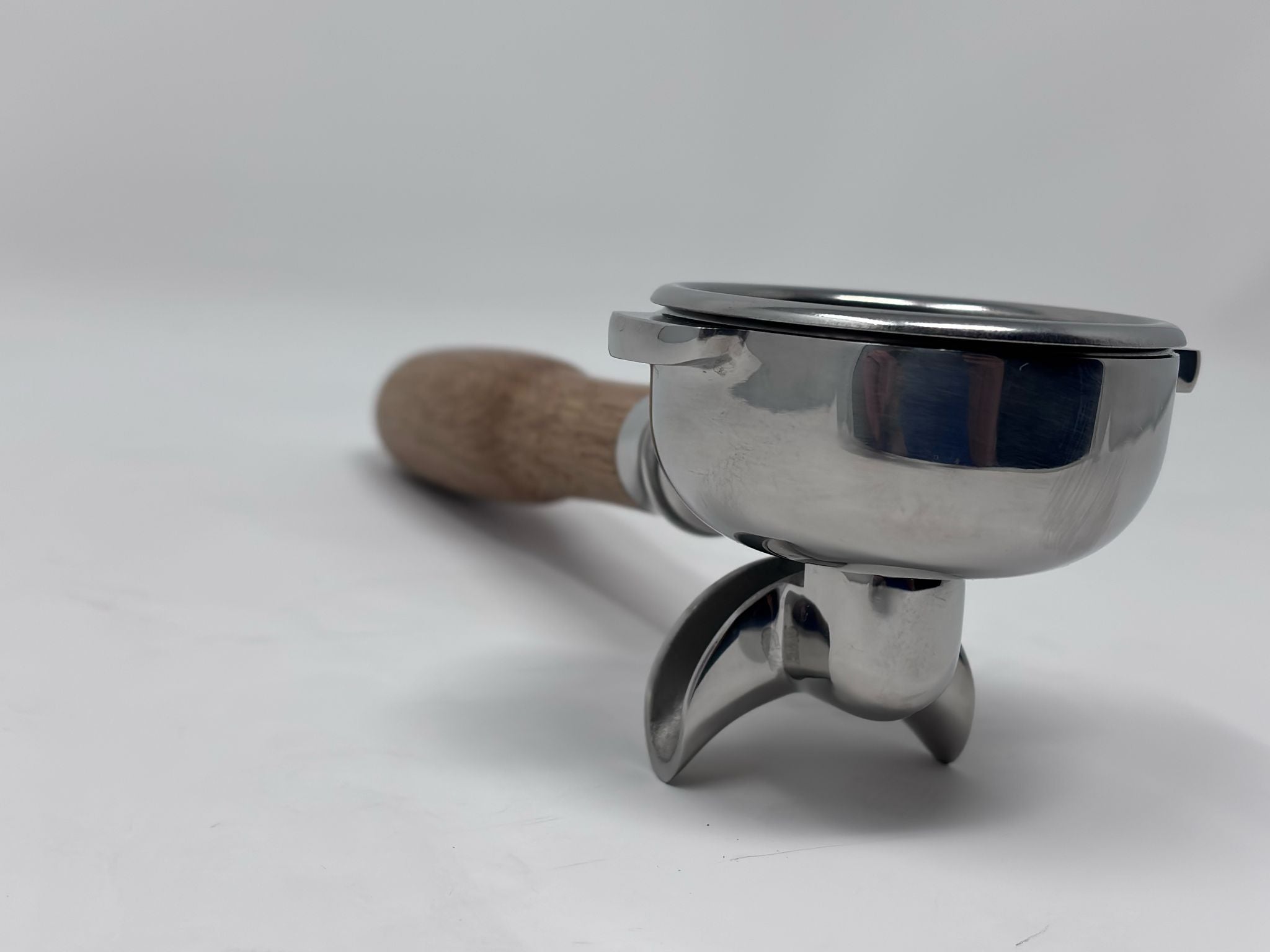 58mm Double Spout Portafilter with Wood Handle - Thumbnail 2
